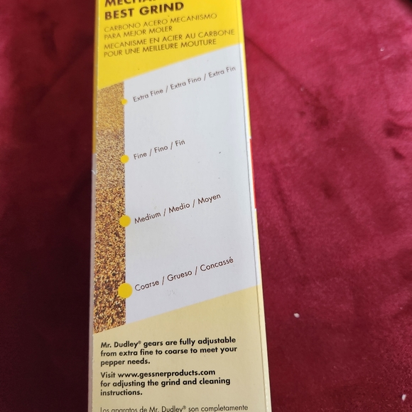 Vintage Mr. Dudley/Gessner PepperMill 8" Glossy Walnut #MRD8CS08PGW NIB - Picture 5 of 7